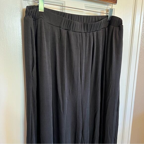 Black CIDER Solid Elastic Waist Pocket Wide Leg Pants Curve & Plus 1X - Picture 7 of 9